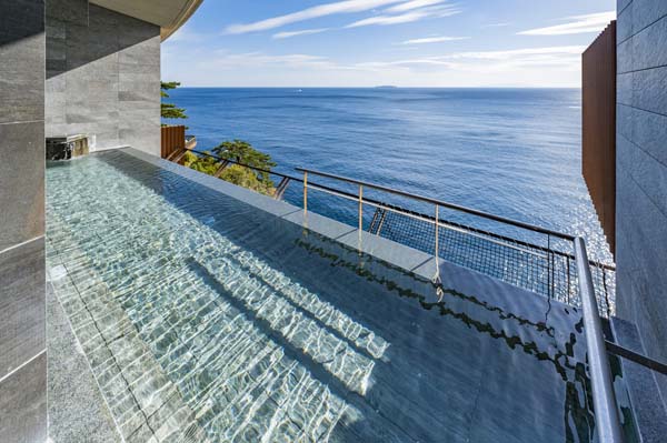 自慢の絶景温泉